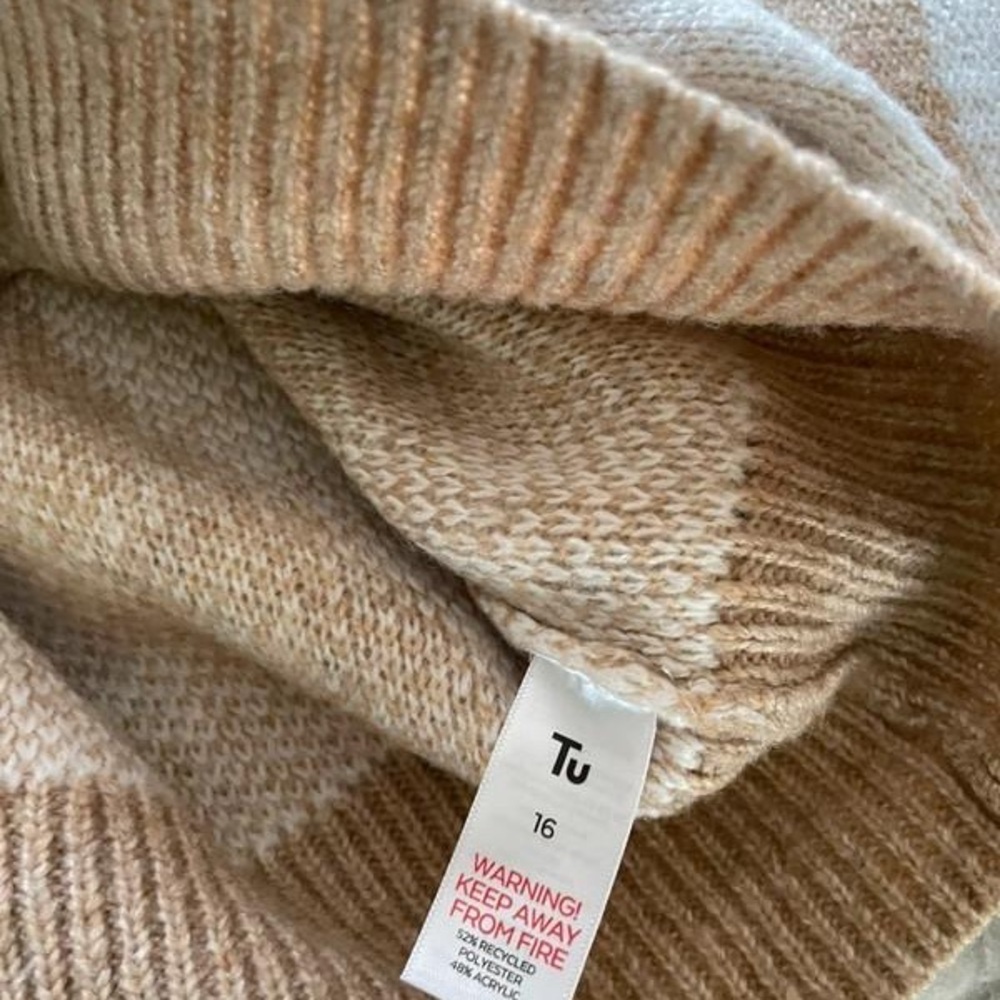 TU beige jumper with collar